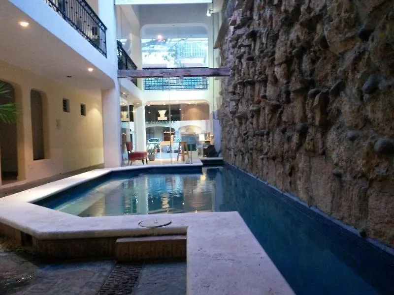 Hotel Elefante Playa del Carmen 2*,